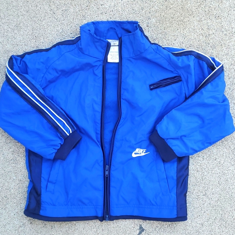 Nike jacket boys